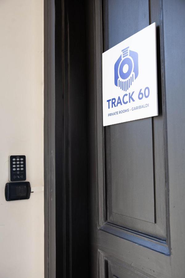 Track 60 - Private Rooms Garibaldi เนเปิลส์ ภายนอก รูปภาพ